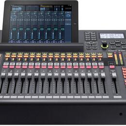 Digitálny mixpult Roland M200i 