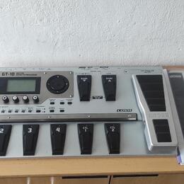 Boss GT-10