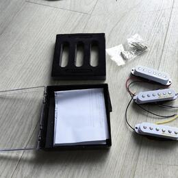 Snímače 3x Single Noiseless Stratocaster