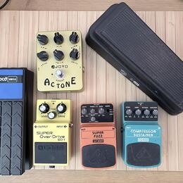 Gitarove efekty - Boss, Fuzz, Comp, Wah, Volume,...
