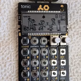 Teenage Engineering PO-32 Tonic (+ bonusov&eacute; presety)