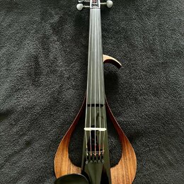 Elektrické housle Yamaha YEV-105 TBL