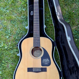 Fender CD-100-12 dvanáctistrunka