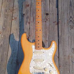 Stratocaster Aria PRO MADE IN JAPAN 70. LÉTA