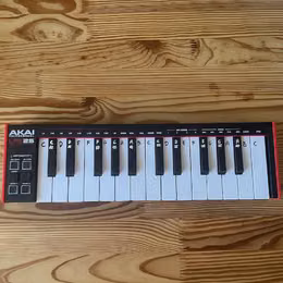 Akai LPK25 MIDI klavesy