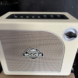 Mooer Hornet - modelingové kombo s bluetooth