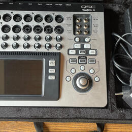 QSC TouchMix-16