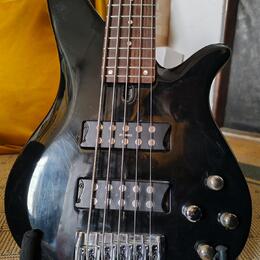 Prodám baskytaru Yamaha