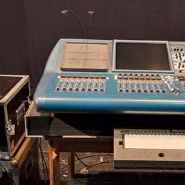 Midas Pro2 + DL251 + KT DN9630 &ndash; kompletn&iacute; live syst&eacute;m