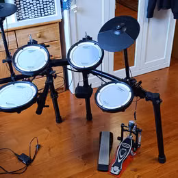 Prod&aacute;m el.bic&iacute; ROLAND TD-1