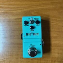 Rowin Tube Drive – malý overdrive/boost, hraje skvěle, levně