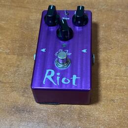 Suhr Riot distortion