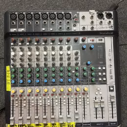 Soundcraft signature 12 