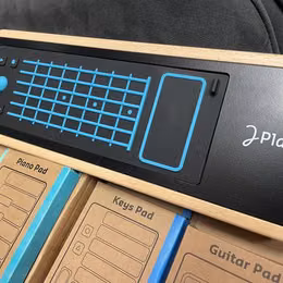 Expresivn&iacute; MIDI MPE kontrol&eacute;r 4v1 Jou&eacute; Play Pro (Rarita)