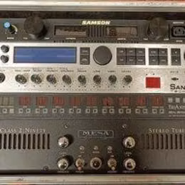 Pred&aacute;m alebo vymenim MESA BOOGIE Triaxis a Simul Class 2:90