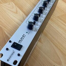 Rackový mixák Omnitronic MLM-81
