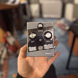 Defect Pedals - Fuzz Wars