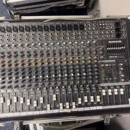 Mackie CFX20