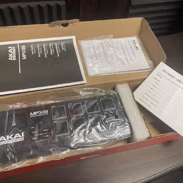 AKAI MPX8 - poly aftertouch MIDI