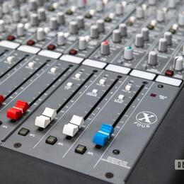 Mixpult. Crest Audio 16-4st-4aux