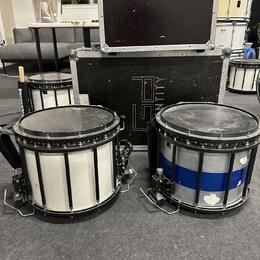 Pochodový malý bubon, marching snare