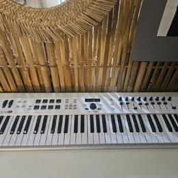  Prodám Arturia Keylab 61 Essential