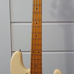 Fender Precision PB57 Japan