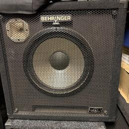 baskytarový reprobox Behringer Ultrabass BA115