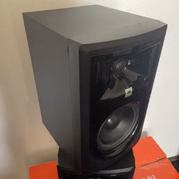 Prod&aacute;m studiov&eacute; monitory JBL LSR306P MkII + kovov&eacute; stojany
