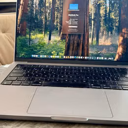 MacBook Pro 14" M1 MAX, 64GB RAM, 2TB SSD