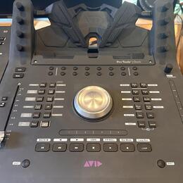 Avid Dock