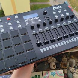 Kontrolér AKAI MPD232