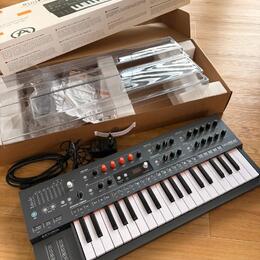 PRODÁNO: Arturia MiniFreak + Decksaver + Vintage Keys Deluxe