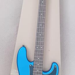 Squier Affinity P Bass PJ LPB
