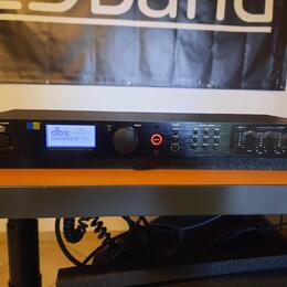 dbx DriveRack PA2 –procesor pro řízení reproboxů