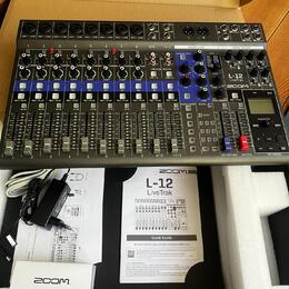 Zoom LiveTrak L-12