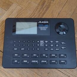 Alesis SR-16 - drum machine