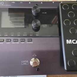 MOOER GE150 + zdroj + USB kabel, krabice