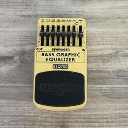 Behringer BEQ700 Baskytarový Ekvalizér