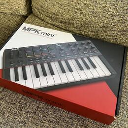 Prodám controler AKAI MPK MINI MK4