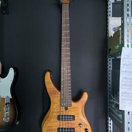 Yamaha TRBX 605 5-strunná baskytara