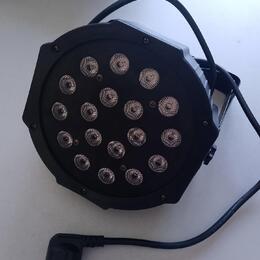 LED PAR pódijní reflektor – 18 LED diod, RGB / barevný efekt