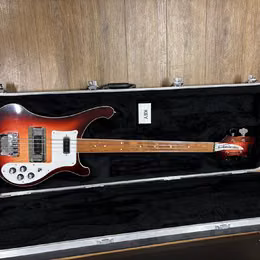 Rickenbacker 4003 Bass Fireglo r. 2008 Fretless / Rezervacia