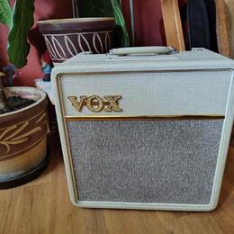 VOX AC4C1 (Lampy JJ, repro Greenback)