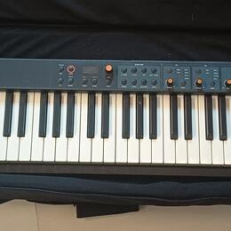 Studiologic Numa Compact 2 + obal + stojan + sustain pedal