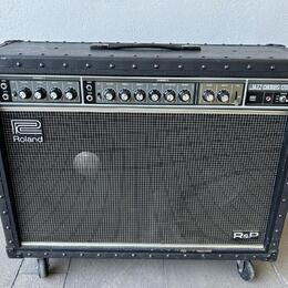 ROLAND Jazz Chorus JC-120 rezervace