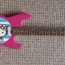 Plně funkčn&iacute; elektrick&aacute; kytara HELLO KITTY