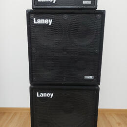 Prodám baskytarový aparát Laney