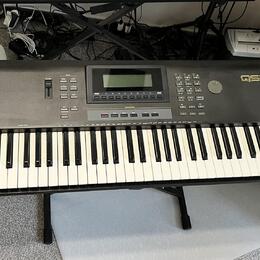 Workstation Yamaha QS300