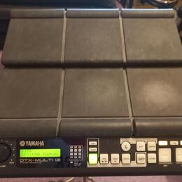 Yamaha DTX-MULTI 12 a pedál Yamaha KU100